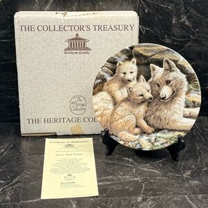 ROYAL GRAFTON “Arctic Wolf Family” By Mike Jackson Collector Plate